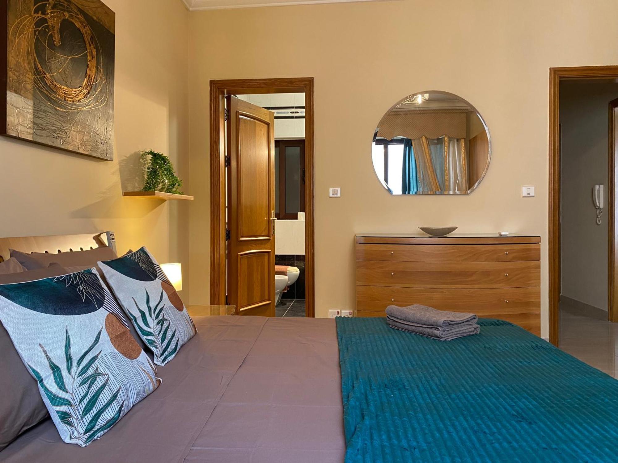 Seafront Harbour Haven - Steps To Ferry, Shops And Beaches * Sliema