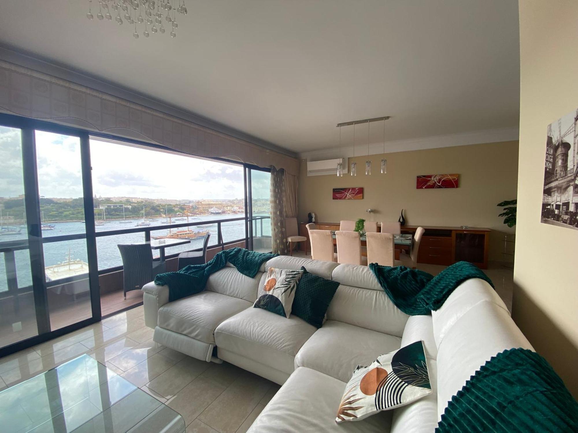 Seafront Harbour Haven - Steps To Ferry, Shops And Beaches Sliema